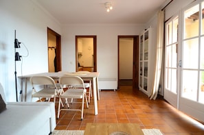 Dining - LES PALMERES 8 (Estartit)