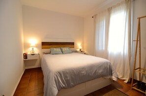 2 bedrooms, iron/ironing board, bed sheets - LES PALMERES 8 (Estartit)