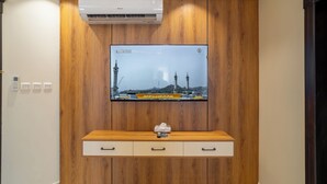 Seprai premium, brankas, tirai kedap cahaya, dan kedap suara
