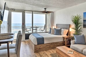 Desk, iron/ironing board, WiFi, bed sheets - Oceanfront, Fourth-Floor Condo on Daytona Beach! (Daytona Beach)