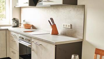 Kühlschrank, Ofen, Herdplatte, Geschirrspüler