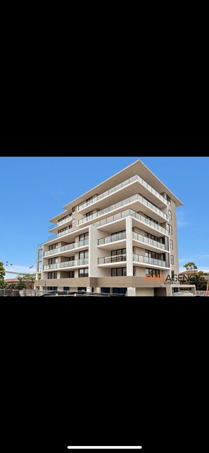 Exterior - Executive Beach pad (Wollongong)