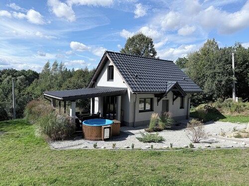 Przystań pod Witoszą – Ferienhaus mit privatem Garten und überdachter Terrasse