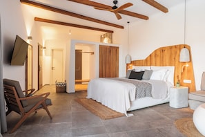 Villa with Private Pool & Sea View | Ropa de cama hipoalergénica, colchones con acolchado adicional, minibar