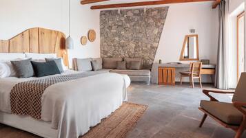 Villa with Private Pool & Sea View | Hypo-allergenic bedding, pillow-top beds, minibar, in-room safe
