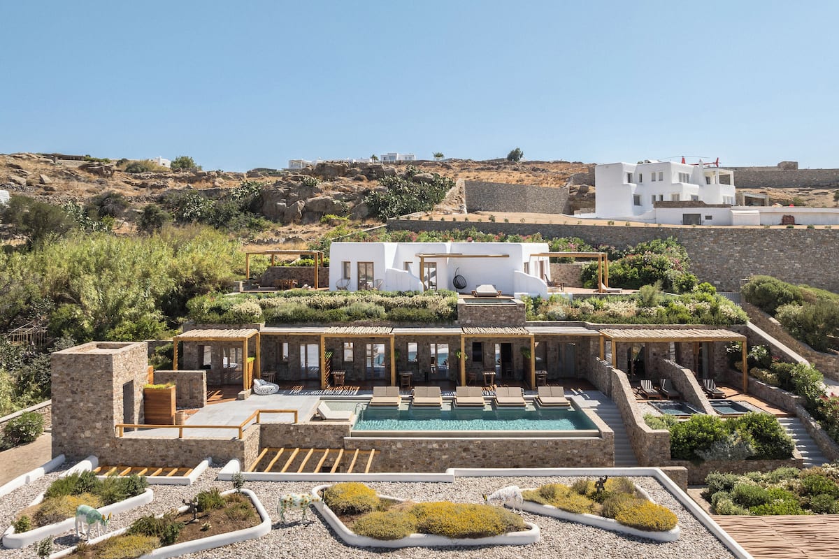 Junior Suite with Shared Pool & Partial Sea View | Terrace/patio