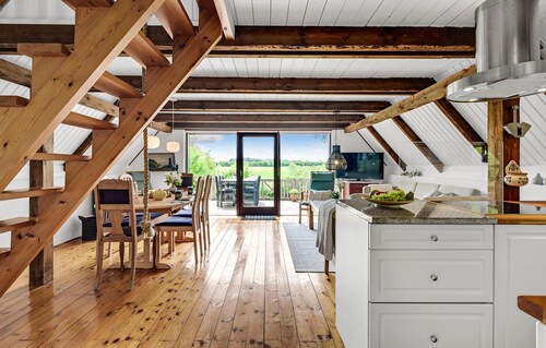 Beautiful home in Løgstrup with WiFi