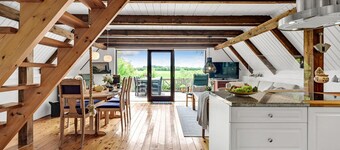 Beautiful home in Løgstrup with WiFi