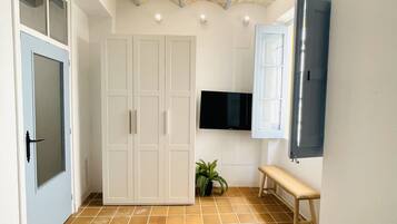 3 dormitorios, tabla de planchar con plancha, cuna de viaje y wifi