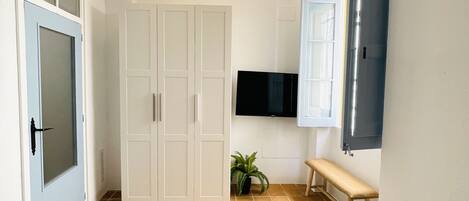 3 bedrooms, iron/ironing board, travel crib, WiFi