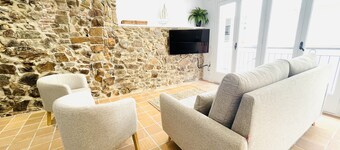 Centrally located house near the sea