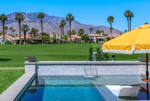 Outdoor pool - Desert Princess – Stylish Pool Home on Golf Course with Mountain Views & Game Room (Cathedral City)