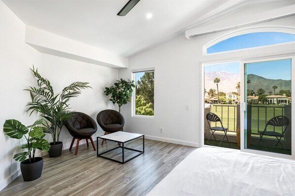 3 bedrooms, iron/ironing board, free WiFi, bed sheets - Desert Princess – Stylish Pool Home on Golf Course with Mountain Views & Game Room (Cathedral City)