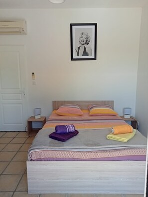 3 عدّة غرف نوم ومكواة/لوح كي وسرير سفر وواي فاي مجانًا