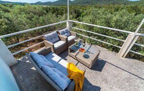 Property grounds - 2 bedroom nice home in Molat (Molat)