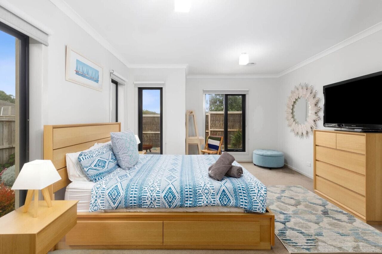 4 bedrooms, desk, iron/ironing board, free WiFi