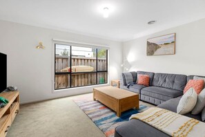 Smart TV, fireplace, video games, books - Corymbia- Barwon Heads Beach- Great for 2 families (Barwon Heads)