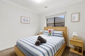 4 bedrooms, desk, iron/ironing board, free WiFi