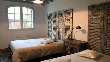 3 slaapkamers, reisbedje, gratis wifi, beddengoed