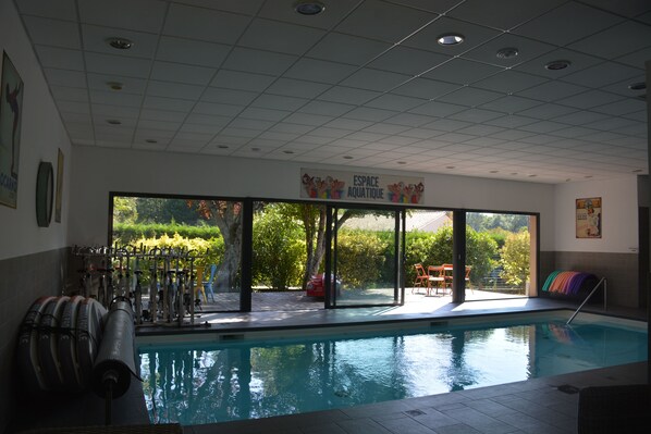 Piscine intérieure, piscine chauffée