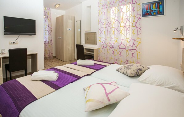 3 chambres, lit parapluie, Wi-Fi gratuit, draps fournis