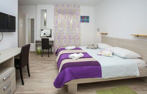 3 bedrooms, travel crib, free WiFi, bed sheets - Cozy apartment in Split with WiFi (Split)