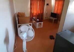 House, 1 Queen Bed | 1 bedroom, free WiFi, bed sheets - Captivating 1-bed Apartment in Mombasa (Mombasa)