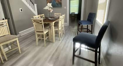 Cheerful 2BR Close to SLU University w/RV Parking