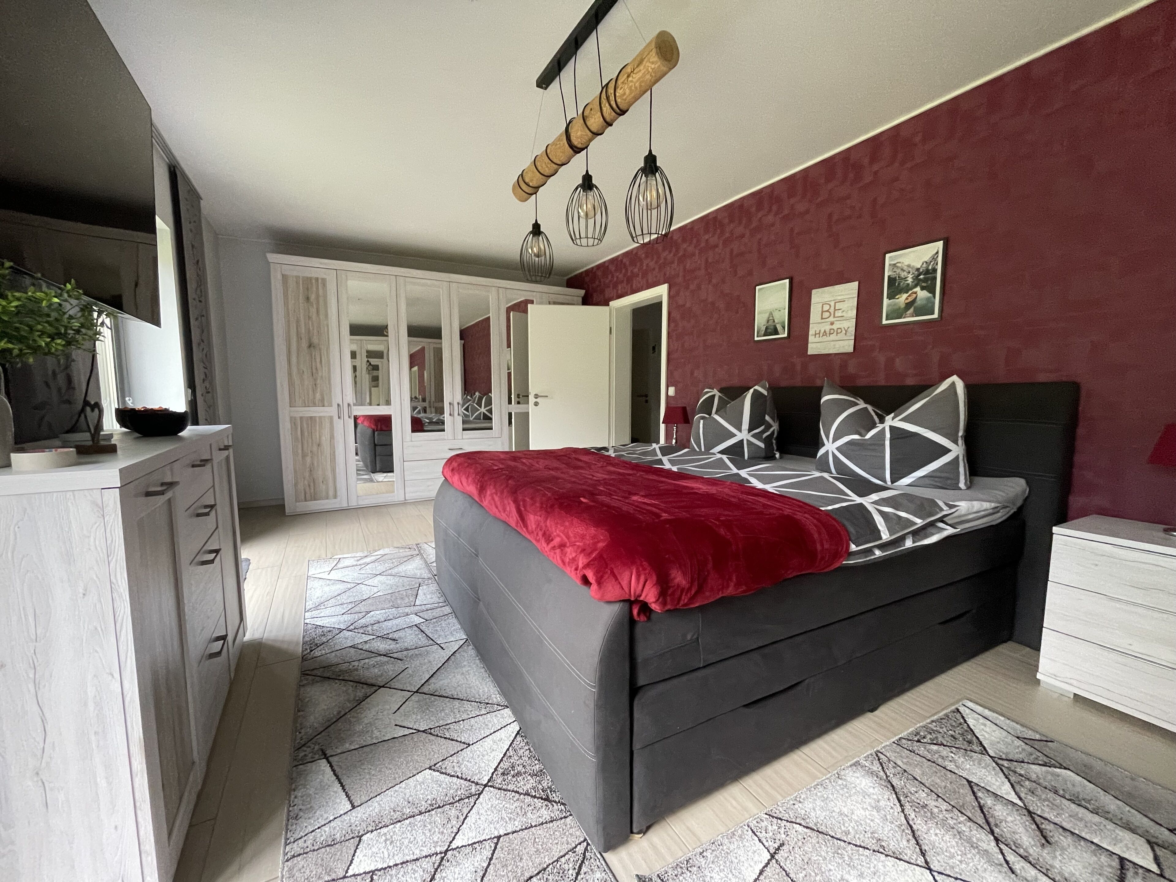 3 bedrooms, free WiFi, bed sheets, wheelchair access