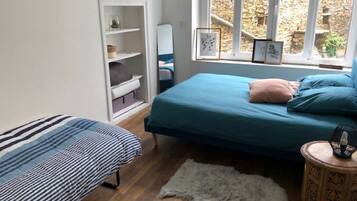 2 bedrooms, desk, iron/ironing board, free WiFi