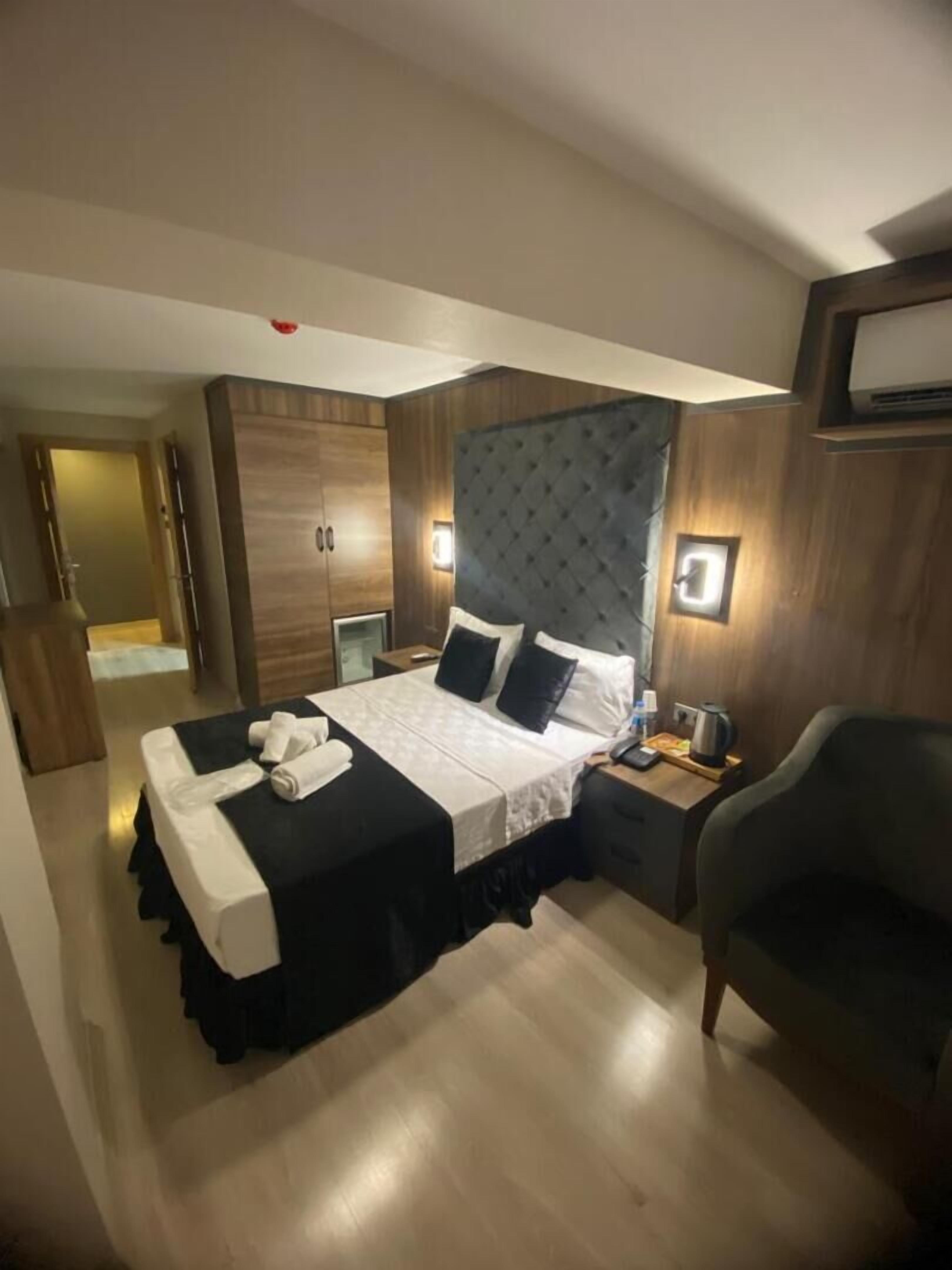 Classic Double Room | Premium bedding, desk, laptop workspace, soundproofing