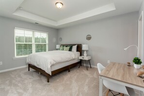 Traditional Townhome | 3 bedrooms, iron/ironing board, free WiFi, bed sheets - Beautiful New Construction Near Airport (Atlanta)