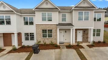 Mặt tiền nơi lưu trú