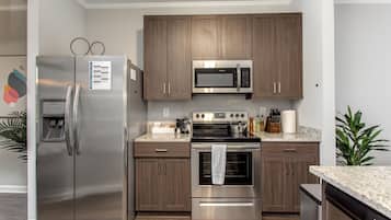 Traditional Townhome | Private kitchen