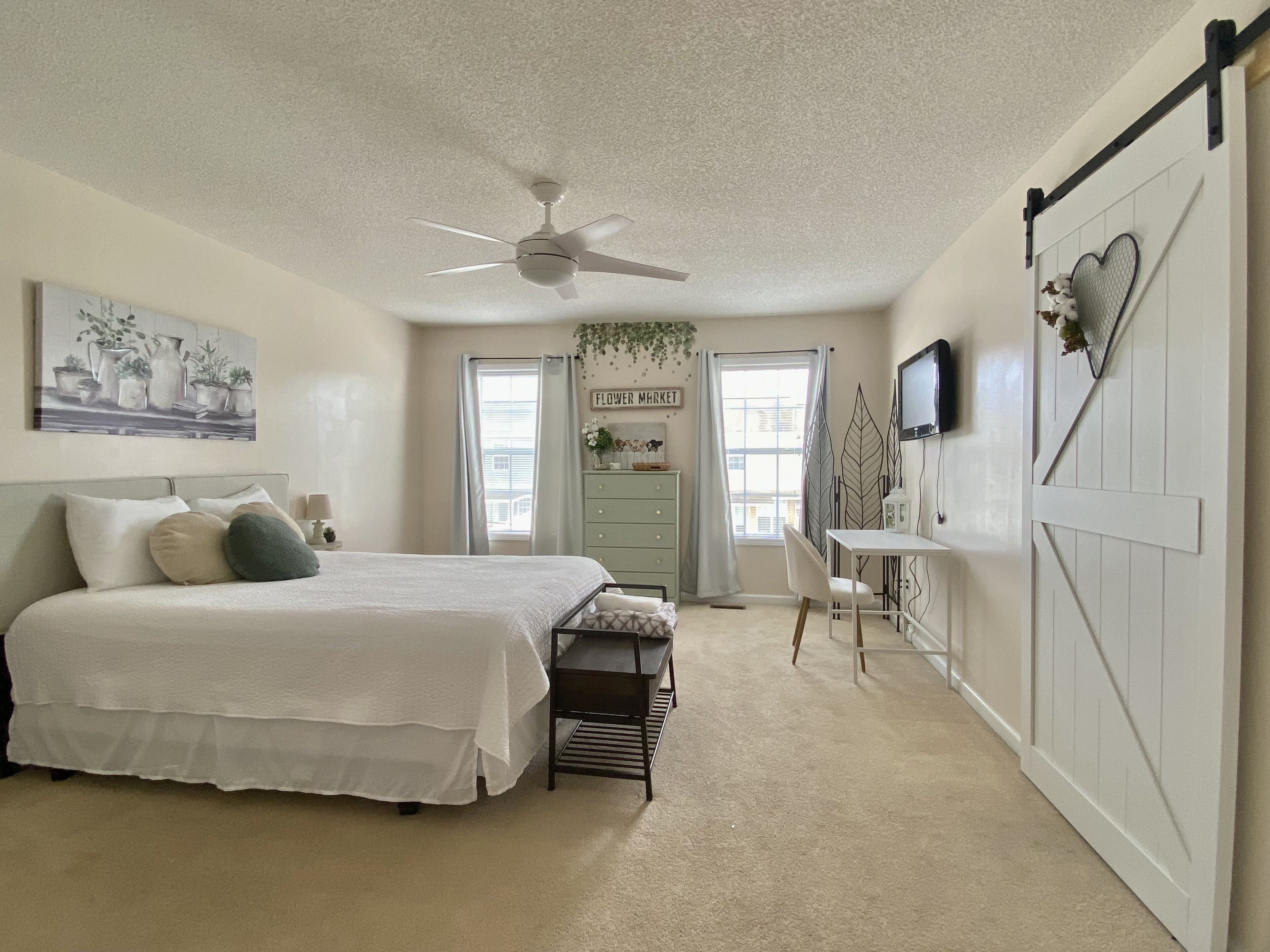 2 chambres, bureau, fer et planche à repasser, accès au Wi-Fi (inclus)