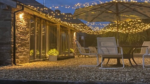 Beautifully appointed property at the foot of the Black Mountains.