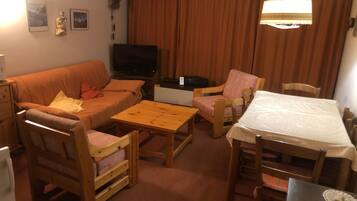 TV, DVD player