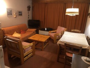 TV, DVD player