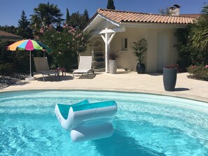 Outdoor pool, a heated pool - Villa (Saint-Jean-d'Illac)