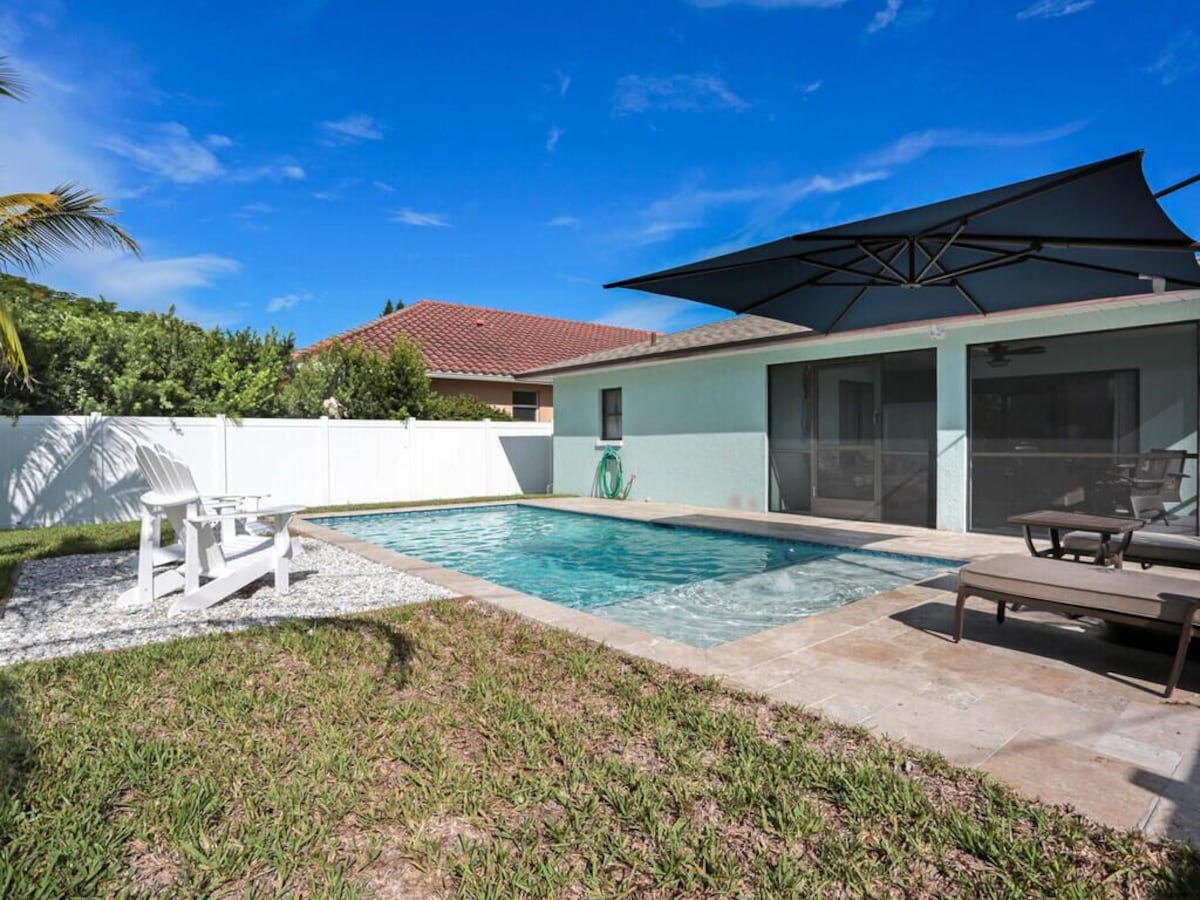 Photo 27 of Charming Naples Park Home!