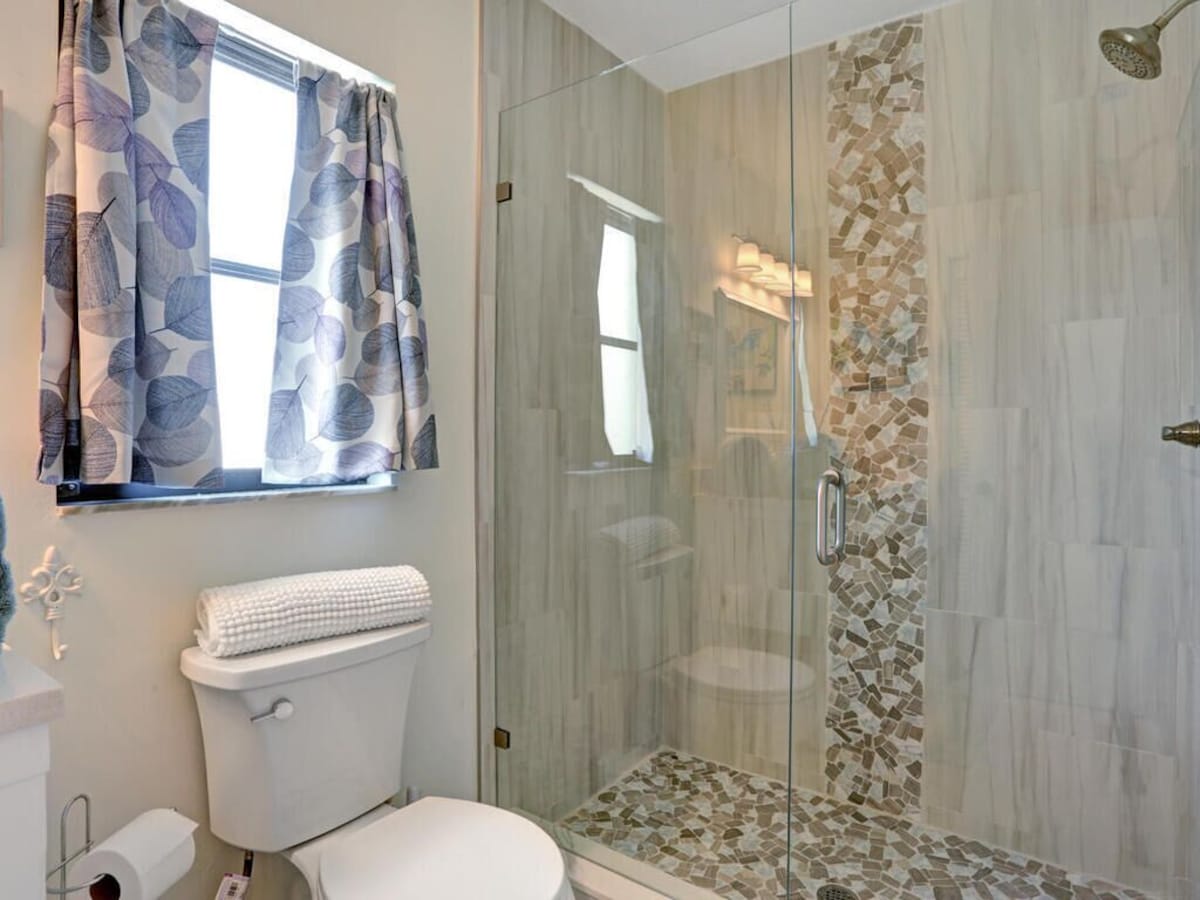 Photo 18 of Charming Naples Park Home!