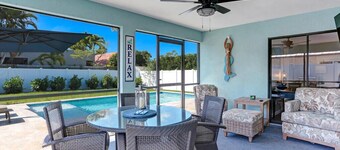 Charming Naples Park Home!