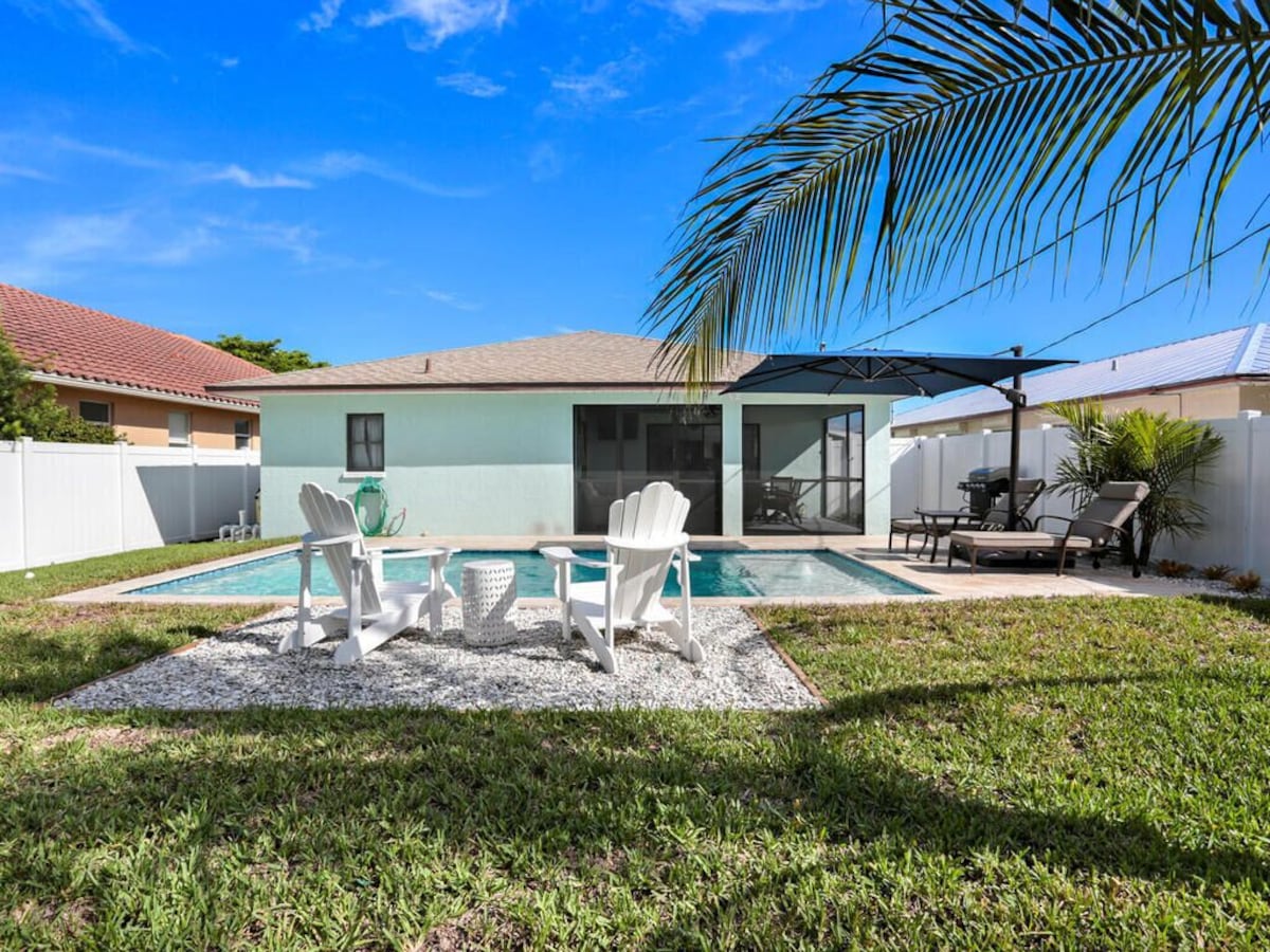 Photo 29 of Charming Naples Park Home!