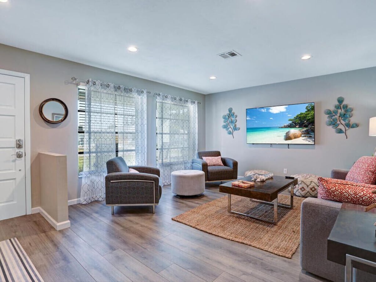 Photo 6 of Charming Naples Park Home!