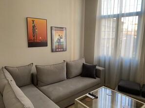 Smart TV - LAZARTE.εξαιρετικά ανακαινισμένο αρχοντικό στο κεντρο της Μυτιλήνης (Μυτιλήνη)