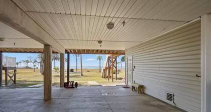 3 Bed/3.5 Bath Bay Front Townhome! Just Across the Bay from Cape San Blas