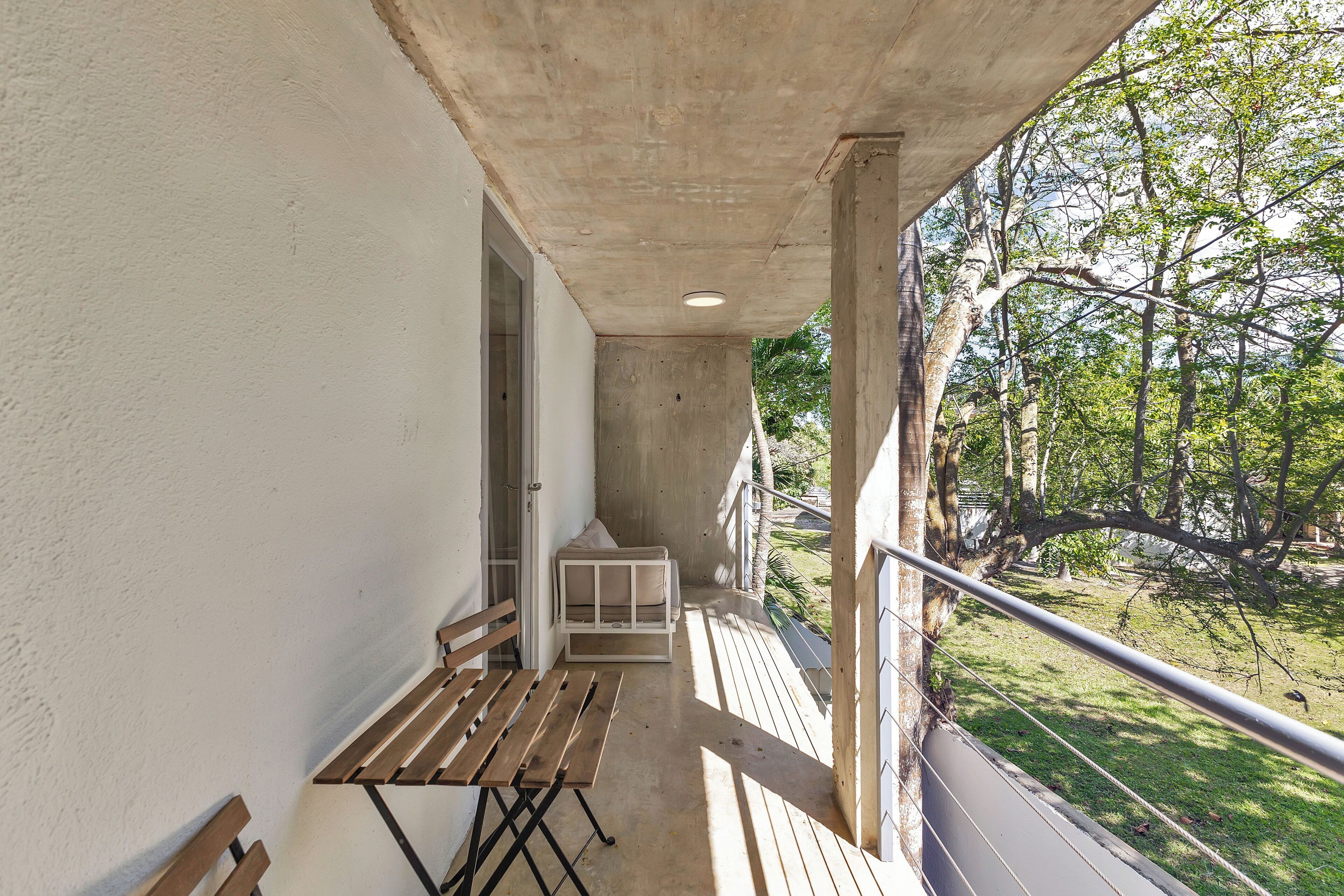 basic room | terrace/patio