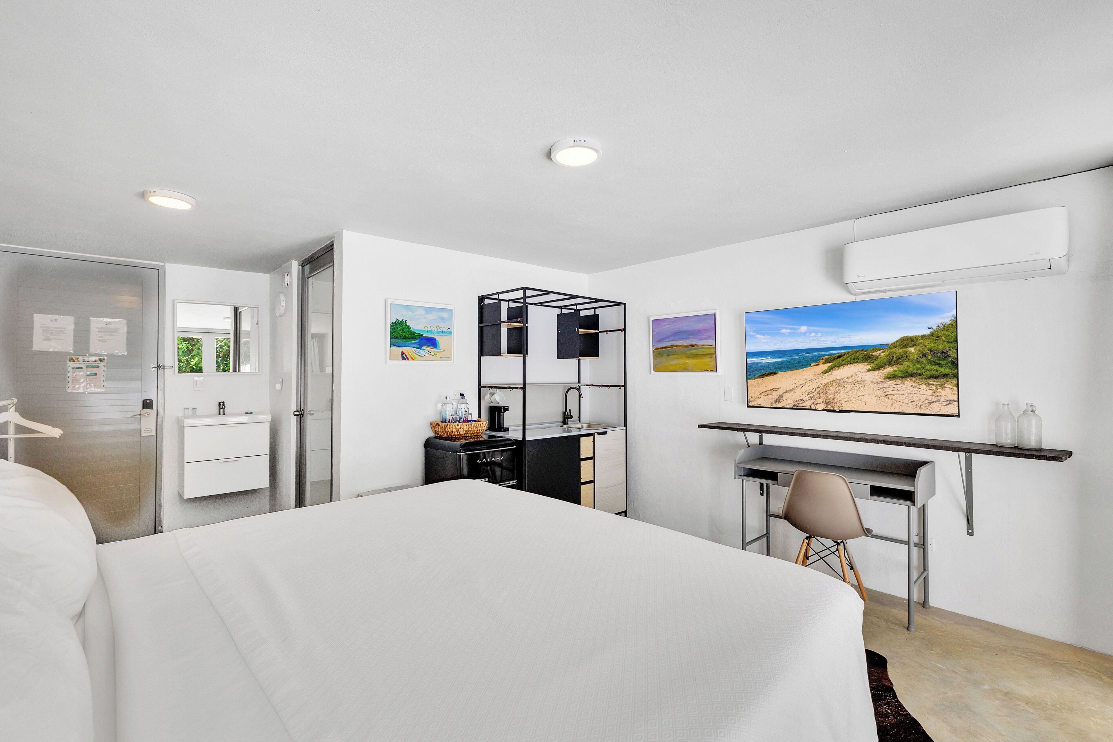 deluxe room | 1 bedroom, iron/ironing board, free wifi, bed sheets