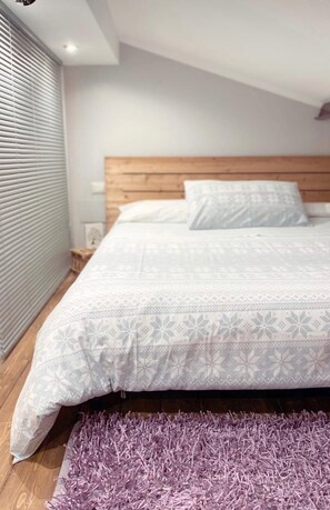 2 bedrooms, iron/ironing board, travel cot, free WiFi