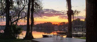 Waterfront great views large 1 bedroom studio apartment close to Moffitt, Tampa.